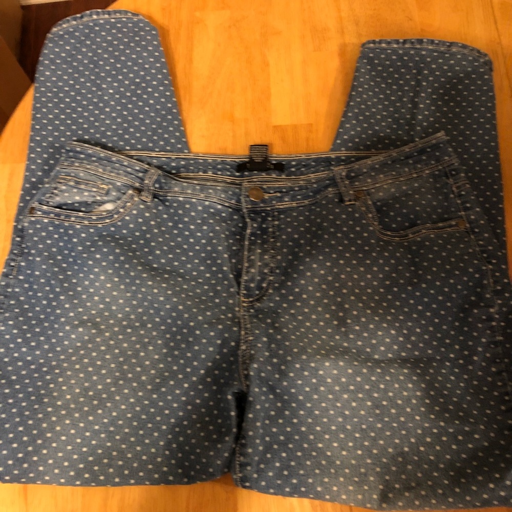 Ankle Polka Dot pants